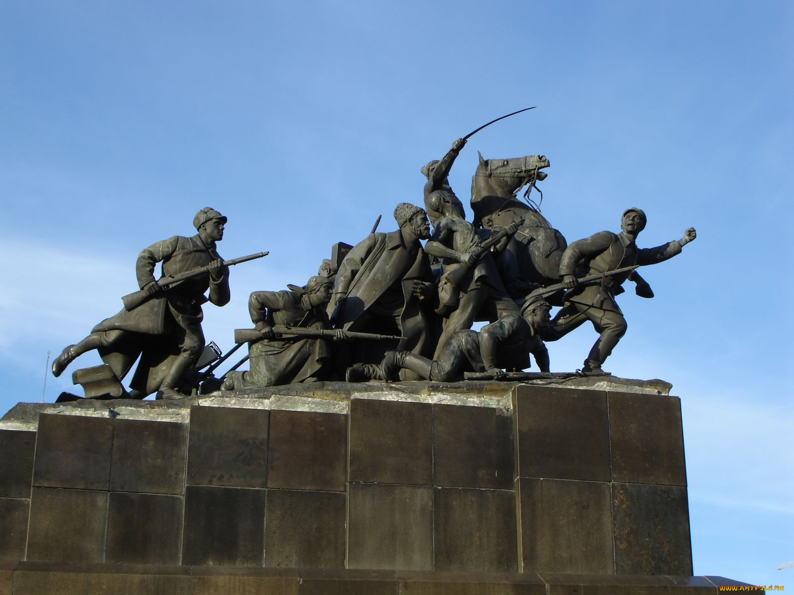 Памятник Григорию Чапаеву